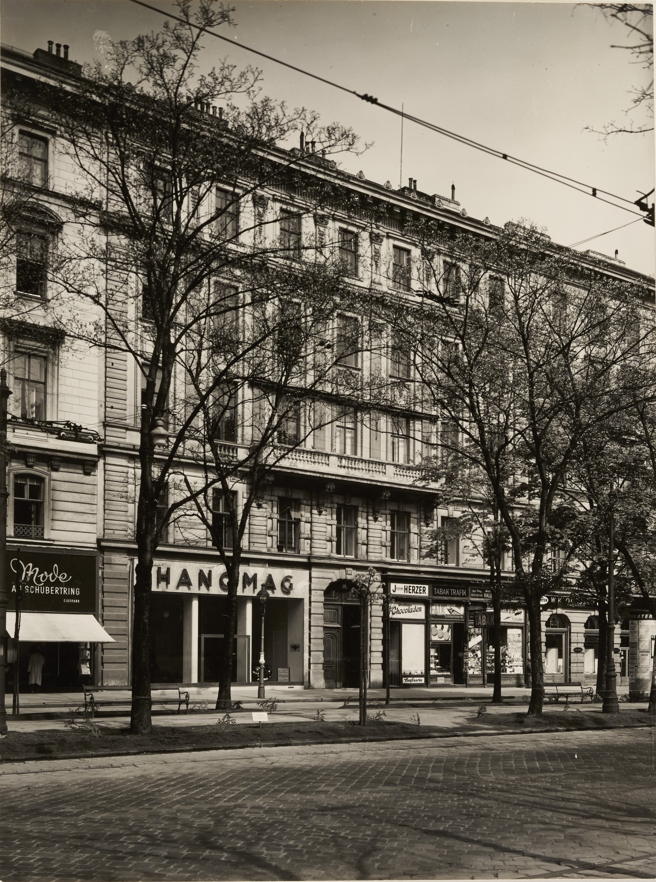 Schubertring 10, 1941 <ref>Bruno Reiffenstein (Fotograf), 1., Schubertring 10, 1941, Wien Museum Inv.-Nr. 79000/10843, CC0 (https://sammlung.wienmuseum.at/objekt/164448/)