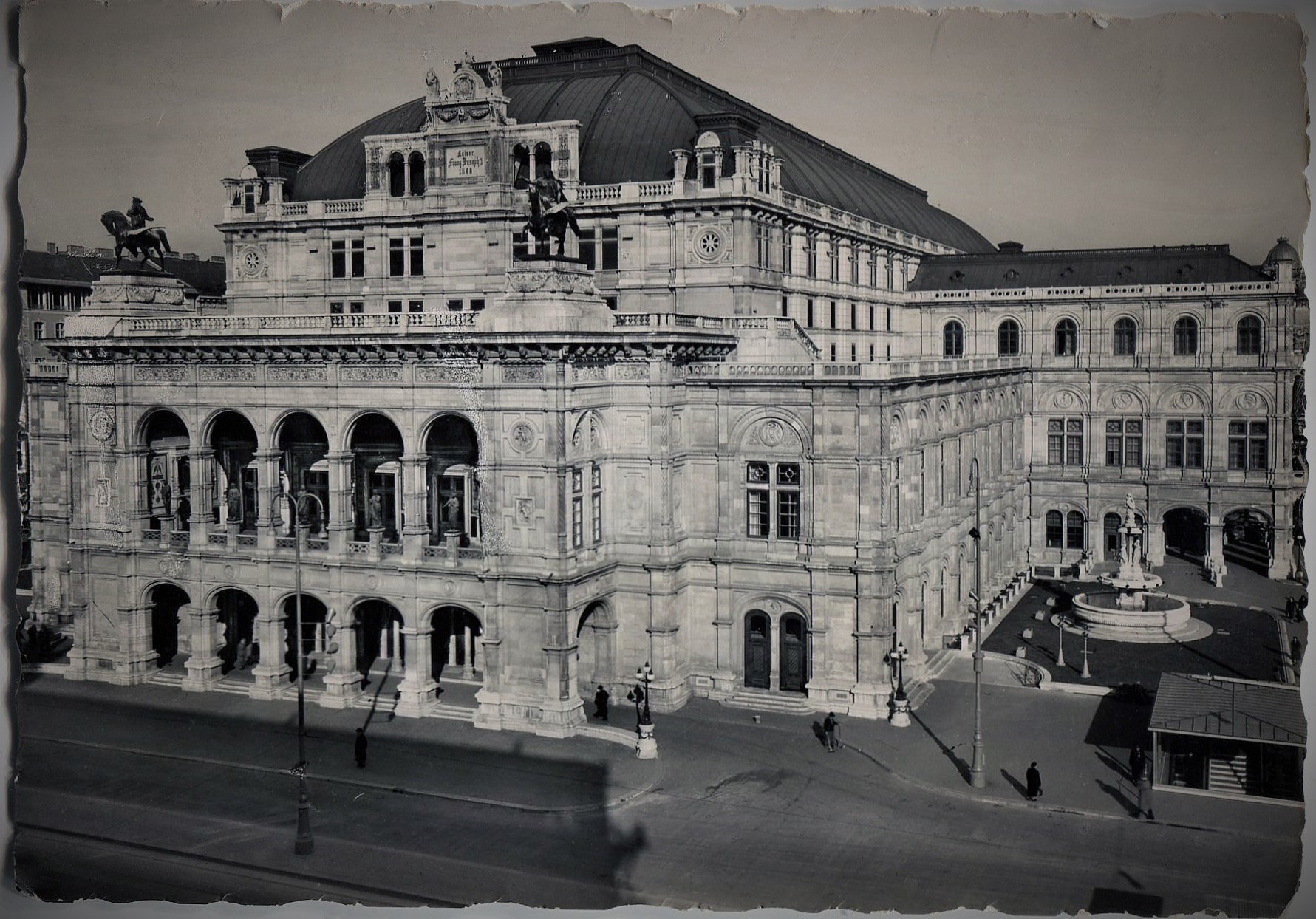 Datei:Burgtheater 1955.jpg
