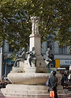 Elterleinplatz Alszauberbrunnen.JPG