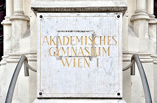 Akademisches Gymnasium Wien I - plaque 01.jpg
