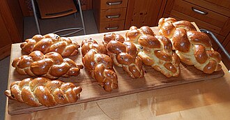 Allerheilingenstriezel Zopf.JPG