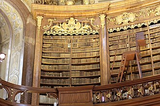 Prunksaal Hofbibliothek Wien 2009 PD 20091008 036.JPG